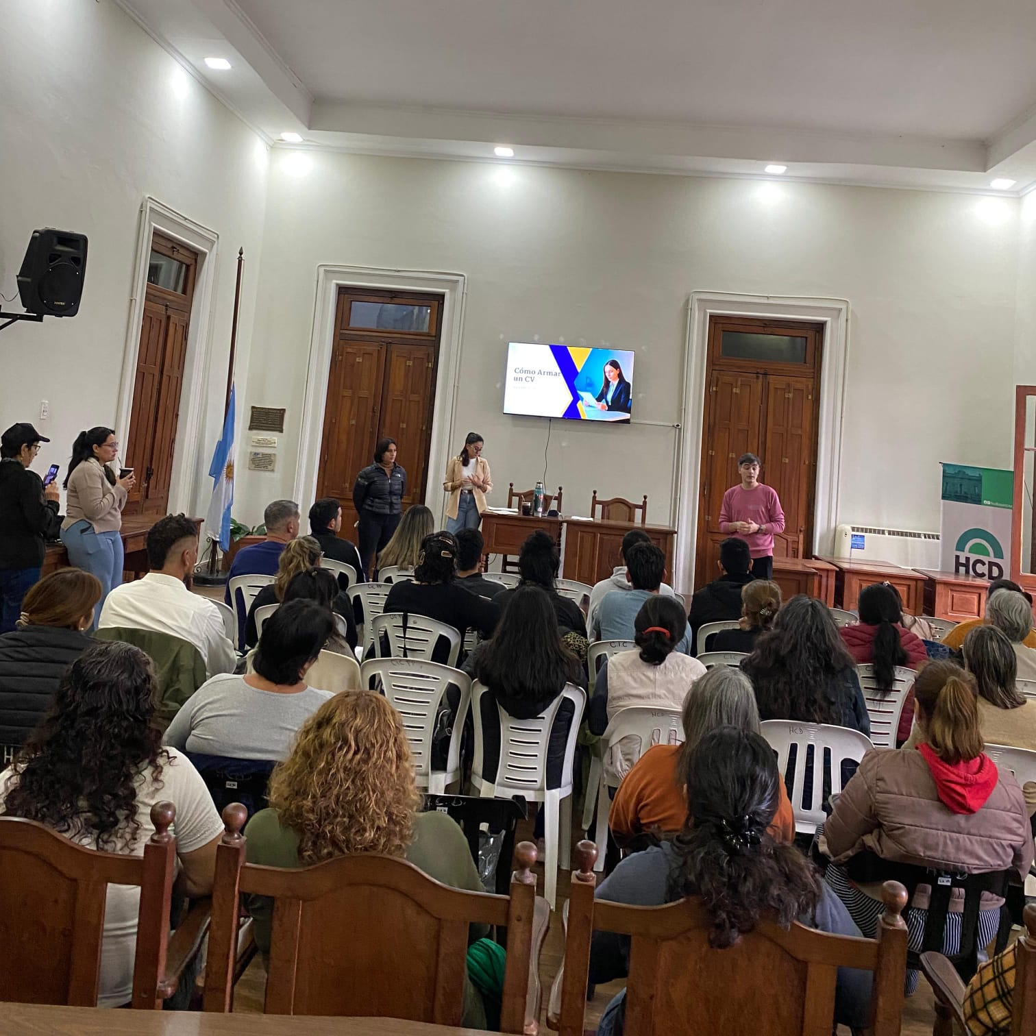 Comenzó el ciclo de charlas “Herramientas para emprender y trabajar” en La Paz